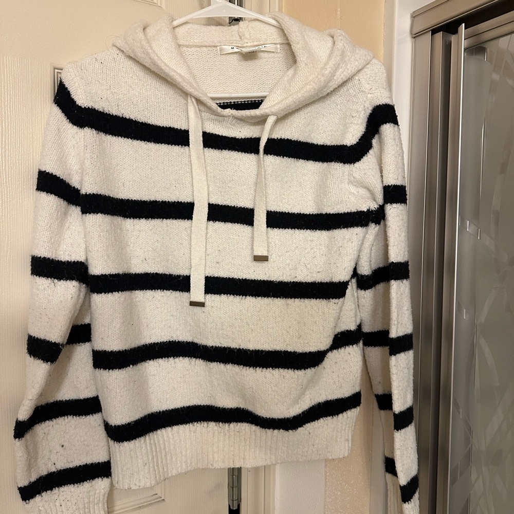 Striped Hooded Pullover Sweater - White & Black